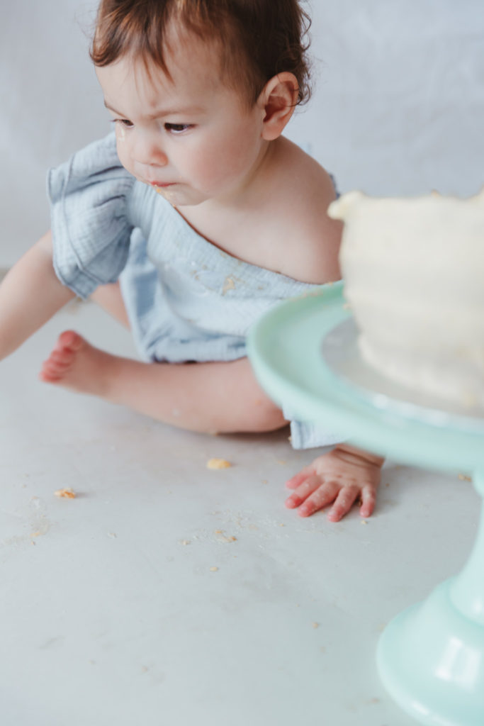 Cake smash photographer in Maidstone