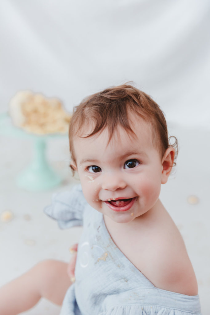 Cake smash photographer in Maidstone